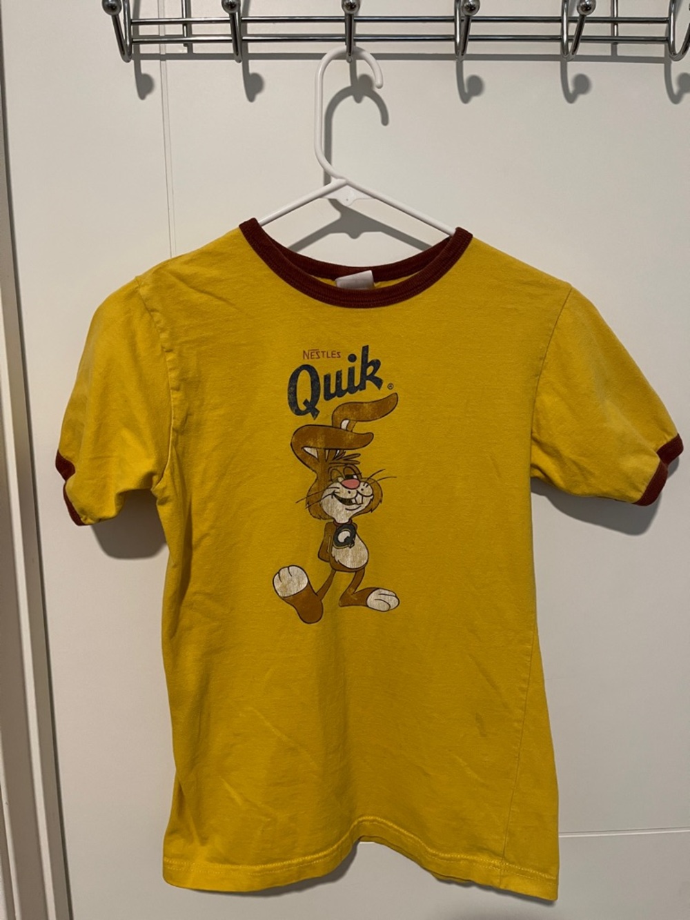 Y2K Nestles Quik Bunny Yellow Brown Graphic T-Shirt Chocolate Milk 2000’s